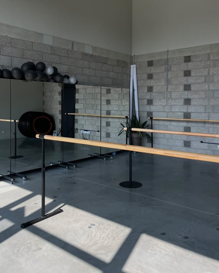 Studio barre and mirrors in daylight